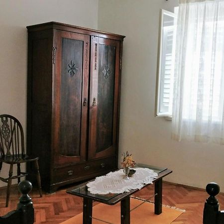 Guesthouse Lidija Sutivan Bagian luar foto