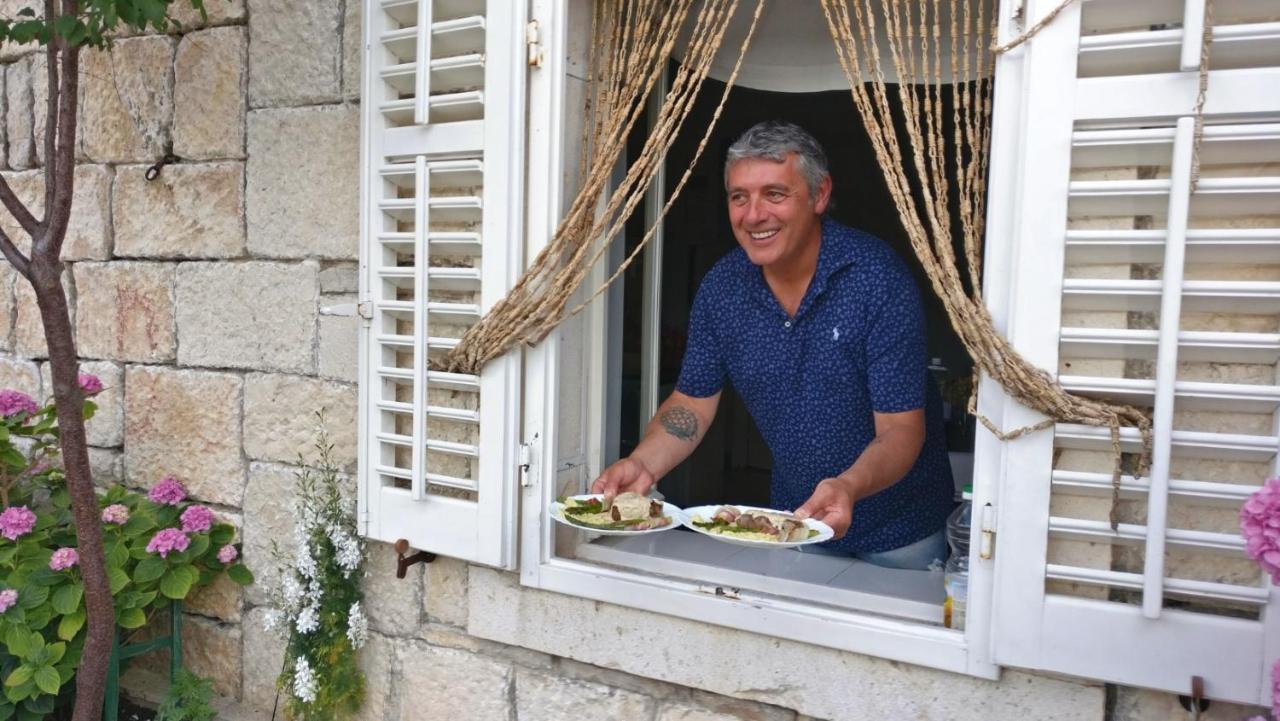 Guesthouse Lidija Sutivan Bagian luar foto
