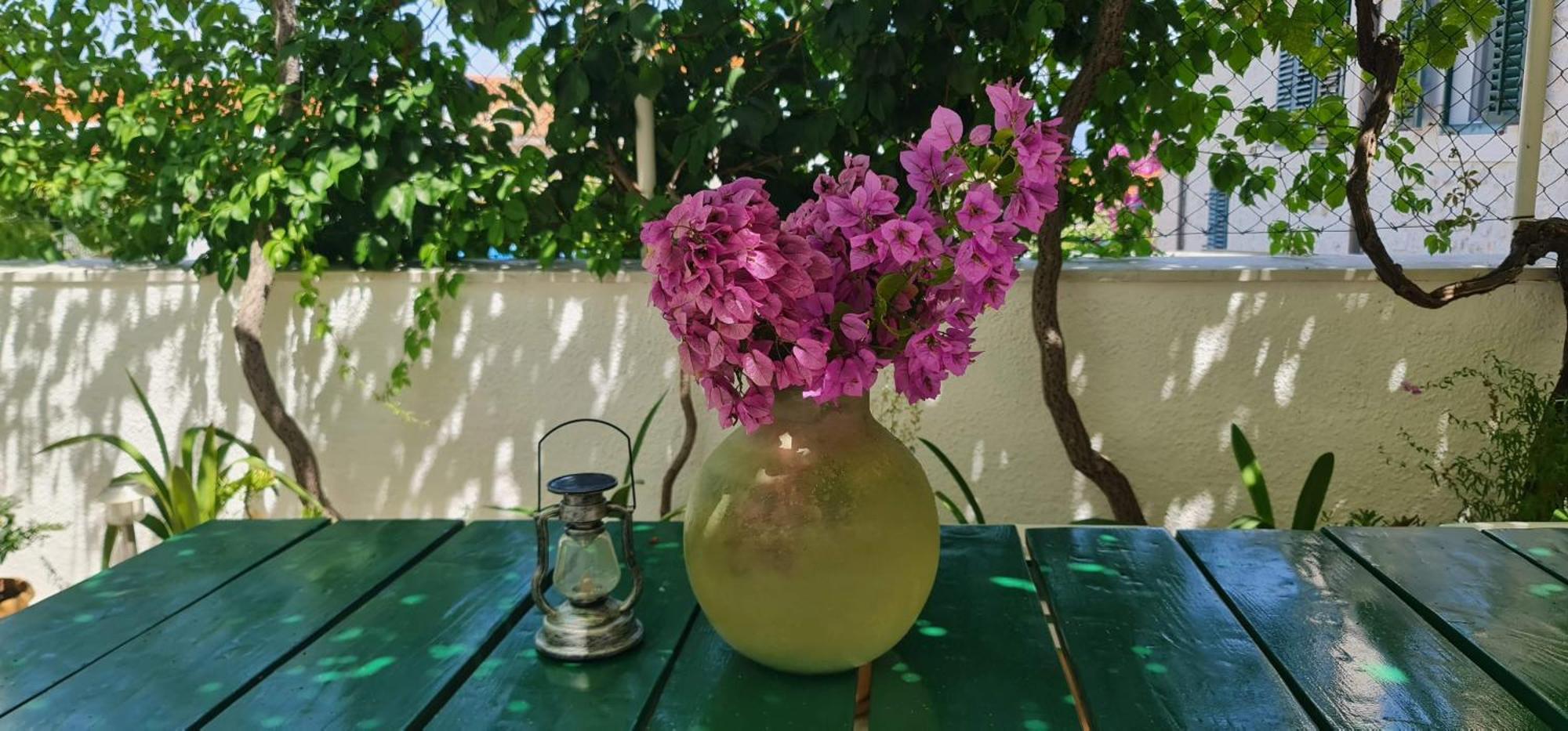 Guesthouse Lidija Sutivan Bagian luar foto